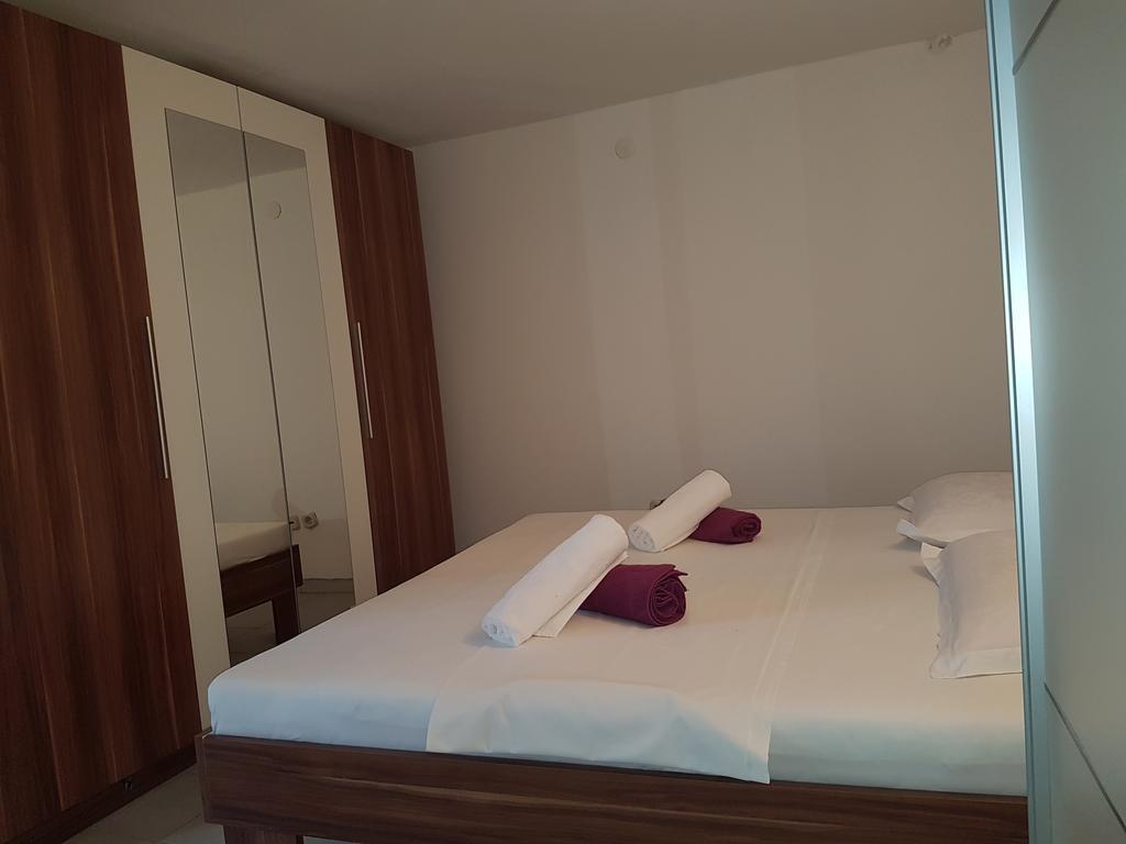 Apartments Lovric - 30 Meters To The Beach Trogir Luaran gambar