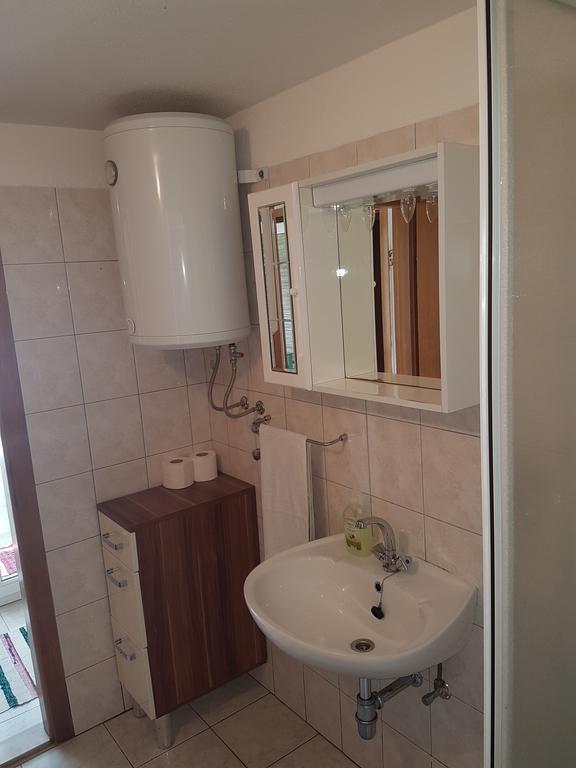 Apartments Lovric - 30 Meters To The Beach Trogir Luaran gambar