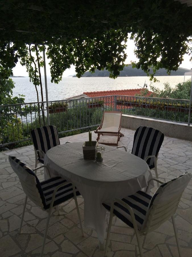 Apartments Lovric - 30 Meters To The Beach Trogir Luaran gambar